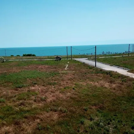 Casa Bellevue Gazde/Camere de închiriat Costineşti